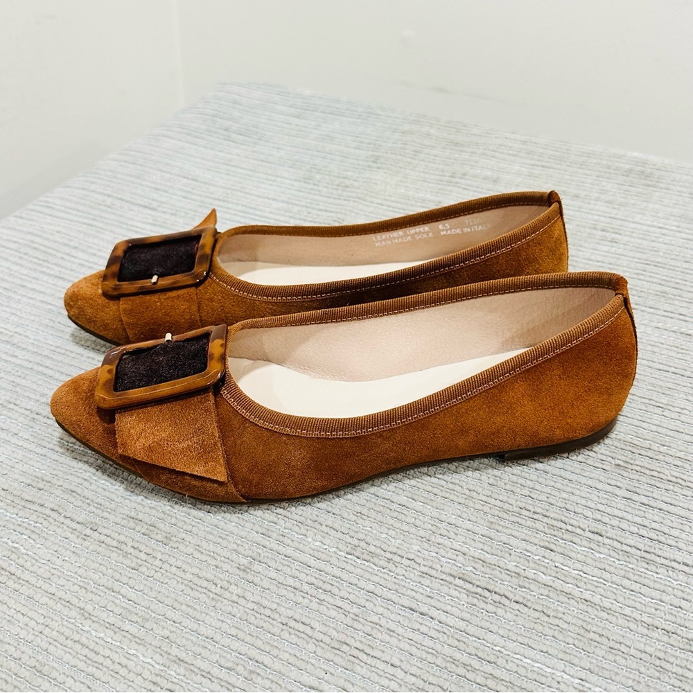 Le Matin Italy Brown Suede Pointed Toe Flats w/ Tortoise Shell Buckle‎ Sz 6,5
